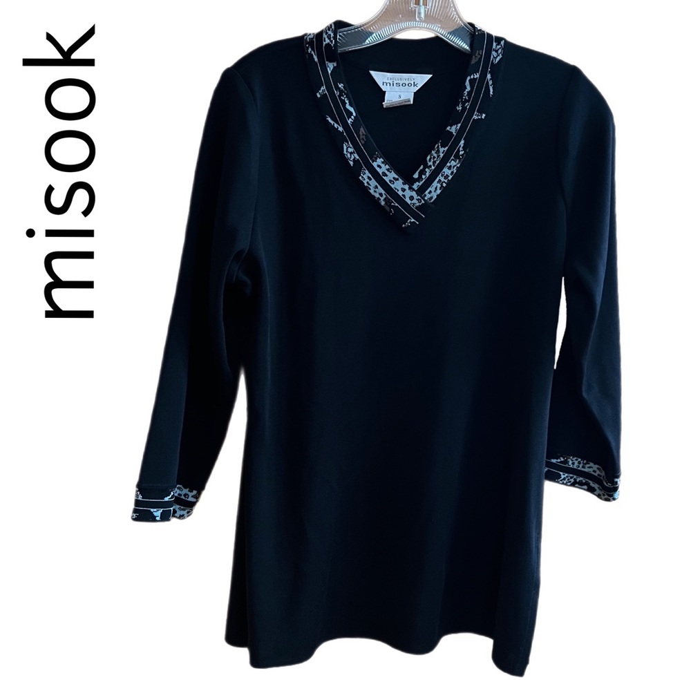 MISOOK Black V-neck sweater - SMALL